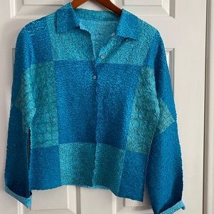 Stretchy reversible blouse in blue